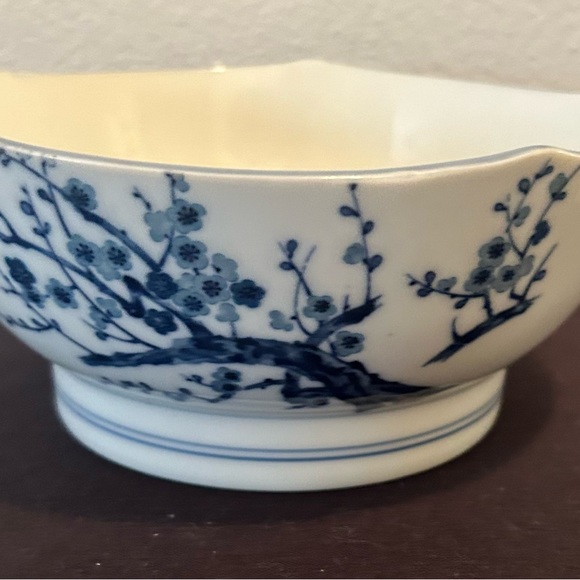 2 Vintage, blue & white porcelain Japanese/ asian rice bowls and votive holder. - Picture 10 of 15